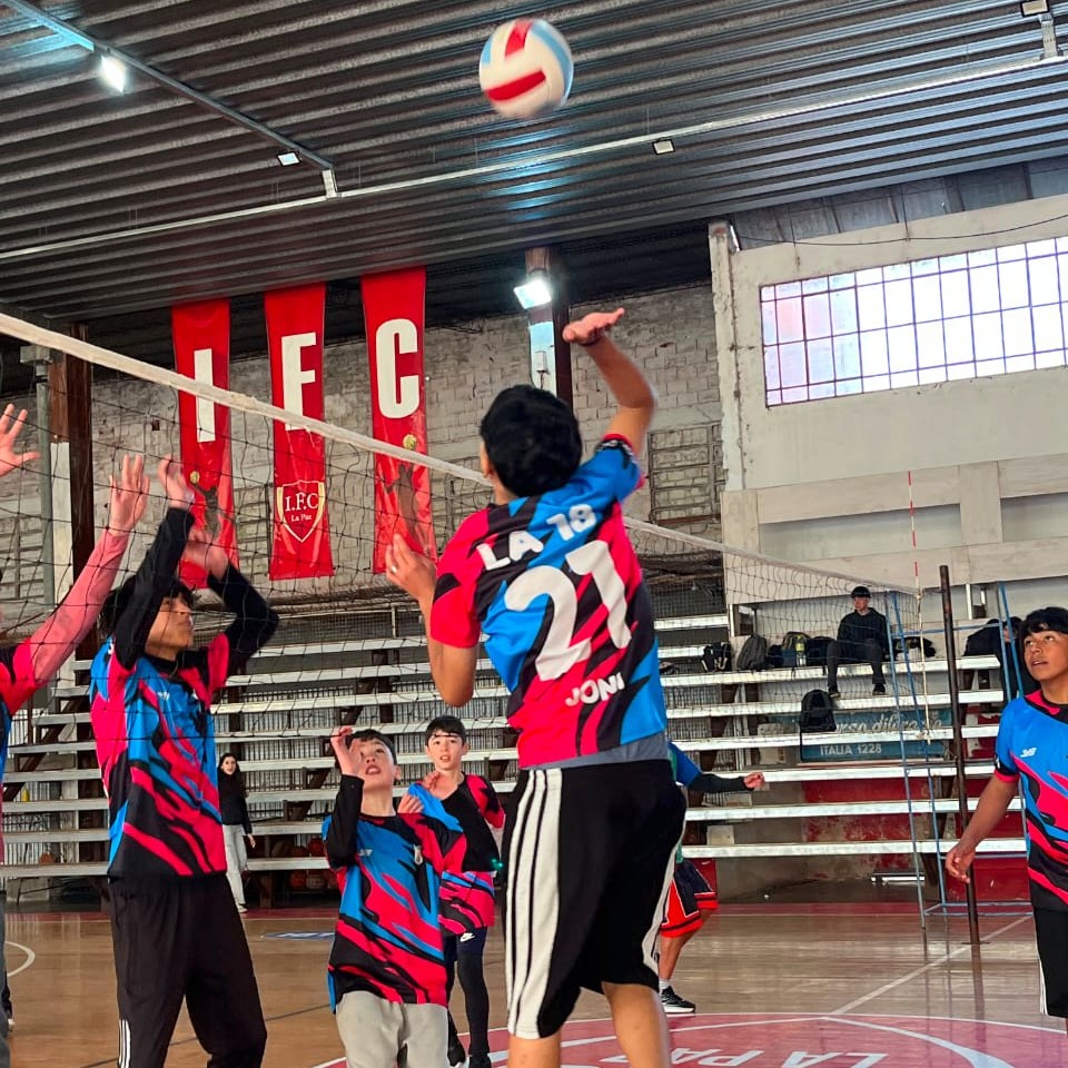 Los Juegos Intercolegiales Sub-14 vivieron una intensa jornada de vóley